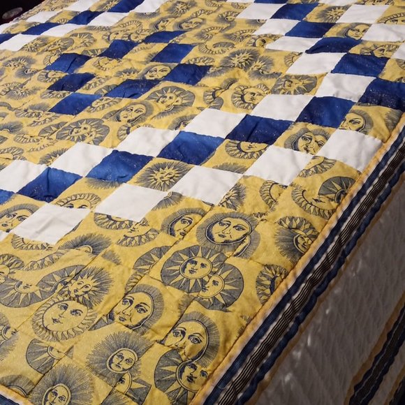 SALE  Vintage pattern Quilt Hand Quilted  Sun Moon Design 78 X 88” Full/Queen - Picture 8 of 14